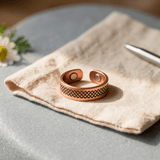 Lattice engraved magnetic copper ring