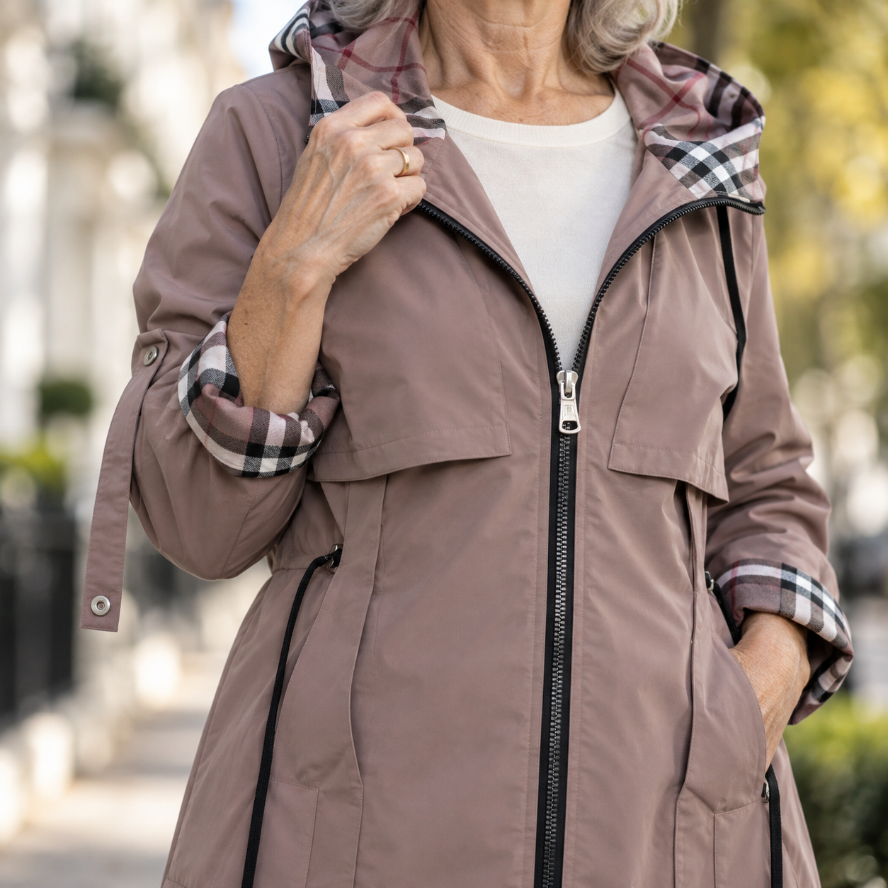 Clara - Check-Lined Coat