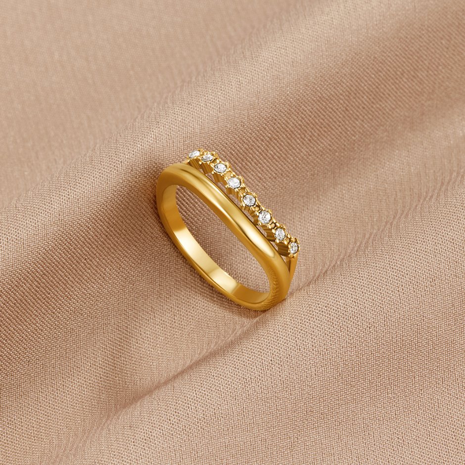 Crystal-Bar Ring by Eleanor Vale